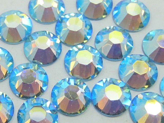 18 pcs. 30ss AQUAMARINE AB (viva) FLATBACK PRECIOSA Rhinestones